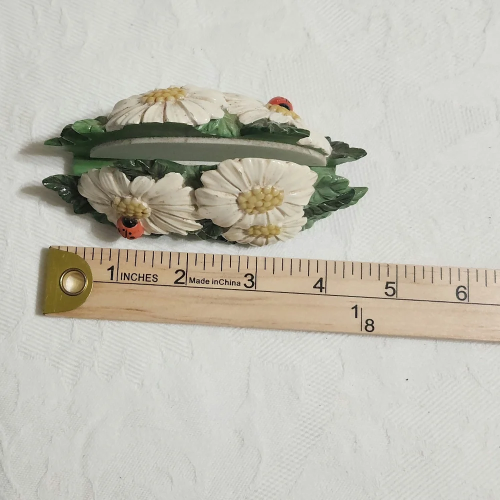 Hurnes Daisy and Ladybug letter holder - Picture 3 of 3